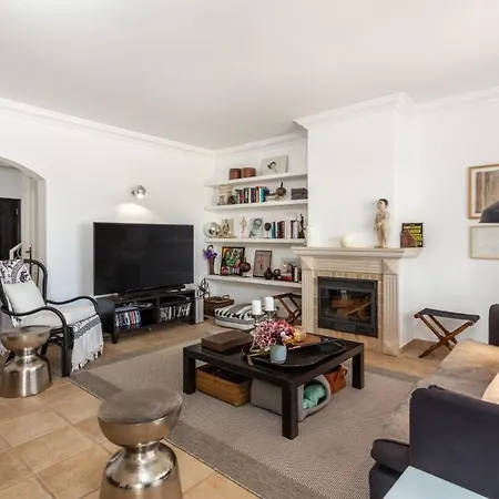 Sleeps 4 With Pool Air Con And Wifi *