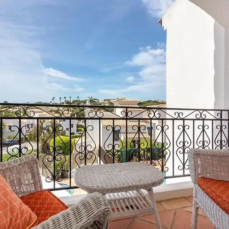 Villa Sleeps 4 With Pool Air Con And Wifi