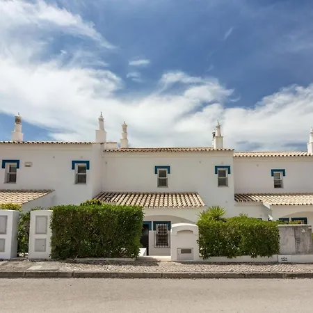 Sleeps 4 With Pool Air Con And Wifi Villa Vale do Lobo